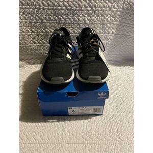 Adidas Originals Women's Swift Run X Shoes Size 6 Black/White W/Silver Toe